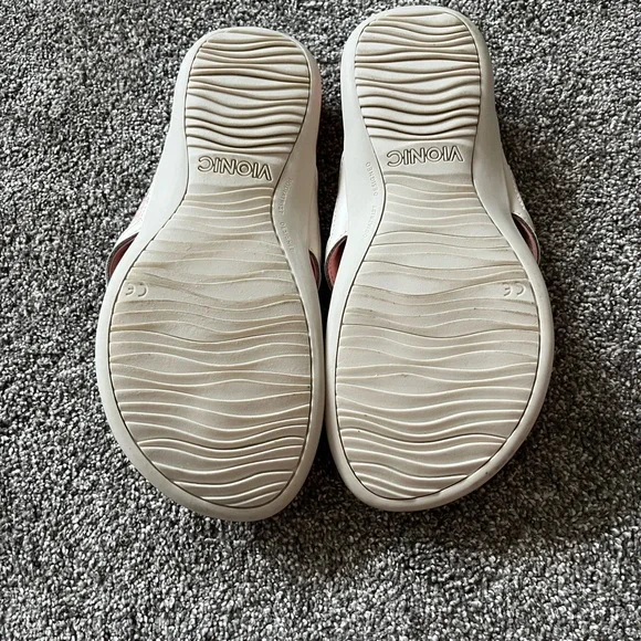 Vionic Sandals, never worn - Picture 3 of 4